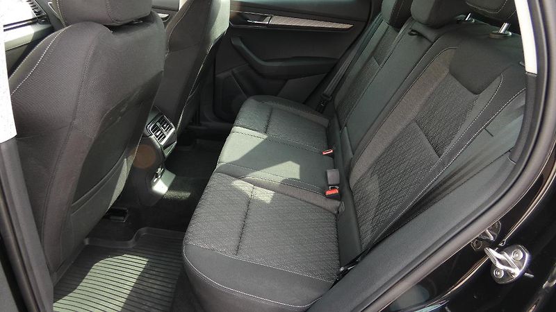 Škoda Karoq 1,5 TSI DSG Style - fotka 19 z 22