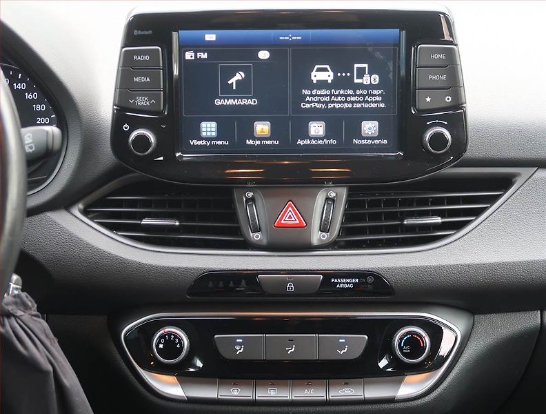 Hyundai i30 (2017) 1.0 T-GDI, Serv.kniha - fotka 12 z 17
