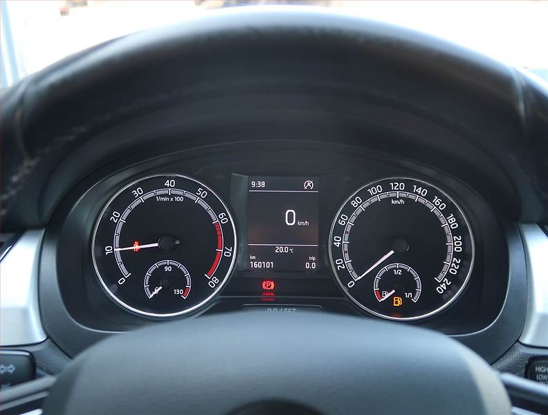 Škoda Rapid (2017) 1.0 TSI, Park. senzory - fotka 11 z 19