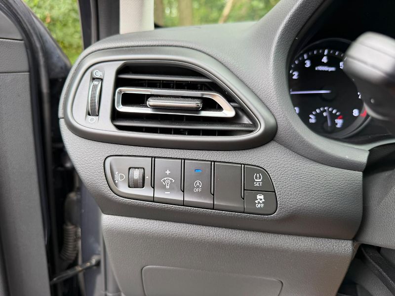 Hyundai i30 (2023) 1.0 T-GDI / 88 kW, Automat - fotka 9 z 19