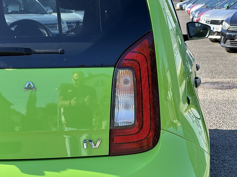 Škoda Citigo e iV 61kw KLIMA TEMPOMAT ALU - fotka 38 z 39