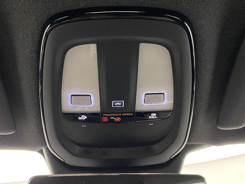 Volvo XC40 PURE ELECTRIC RECHARGE CORE - fotka 29 z 52