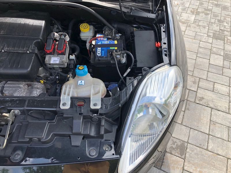 Fiat Punto (2006) 1.4 - fotka 25 z 32