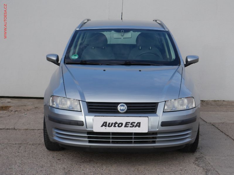 Fiat Stilo (2004) 1.6i, AC, park.čidla - fotka 2 z 16