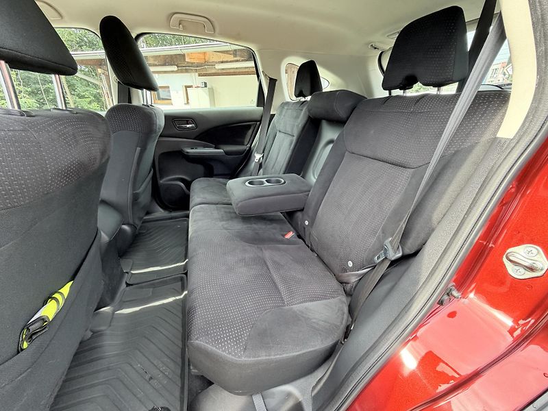 Honda CR-V  2.0I Comfort 4WD - fotka 21 z 23
