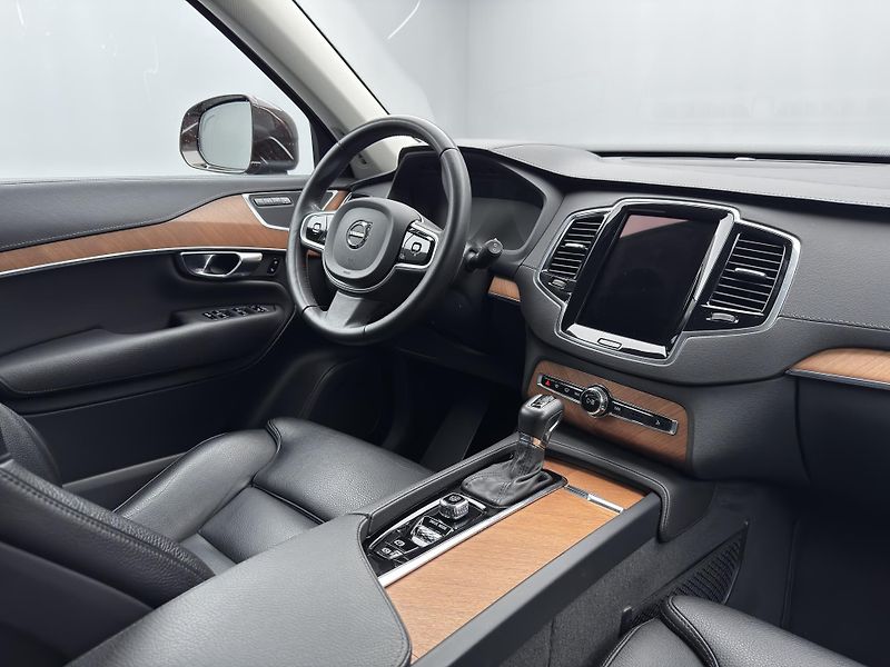 Volvo XC90 T6 AWD INSCRIPTION CZ 1.maj - fotka 27 z 47