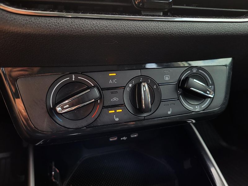 Škoda Fabia IV 1.0 TSI STYLE - fotka 13 z 44