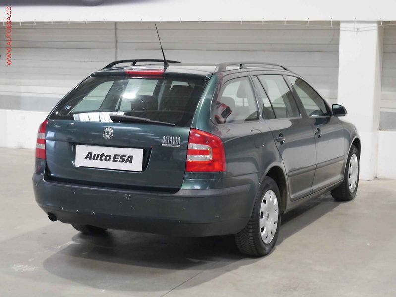 Škoda Octavia (2006) 1.6i, ČR, Ambiente - fotka 6 z 17