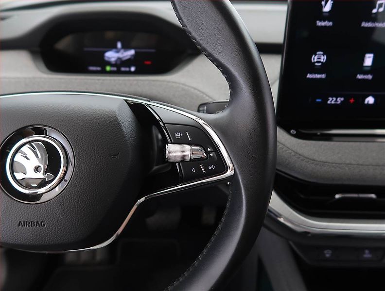 Škoda Enyaq (2023) Loft iV 80 (82 kWh), SoH 94% - fotka 22 z 28