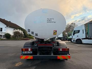 Mercedes-Benz Axor (2013) 2533 6x2 cisterna na vodu  - fotka 6 z 27