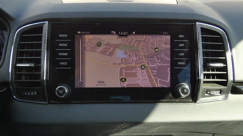 Škoda Karoq 1,5 TSI DSG Style - fotka 15 z 24