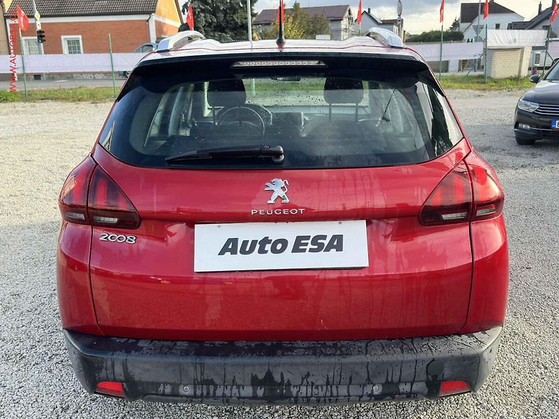 Peugeot 2008 (2018) 1.2PT, 2.maj,ČR, autoAC - fotka 5 z 21