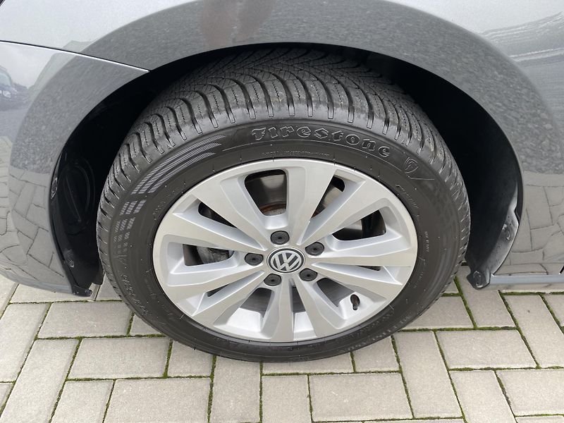 Volkswagen Golf 1.4 TSI 92kW-1xMAJ.-LED- ACC - fotka 9 z 44