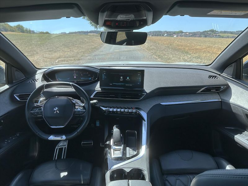Peugeot 3008 GT 1,6 PureTech 133kW Automat - fotka 24 z 32