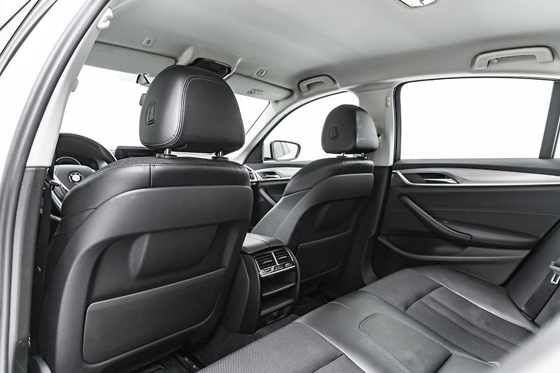 BMW Řada 5 520d xDrive*1.majitel*nebouran - fotka 21 z 39