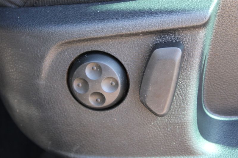 Volkswagen Passat 2,0 TDI  4x4,TAŽNÉ,NAVIGACE - fotka 22 z 29
