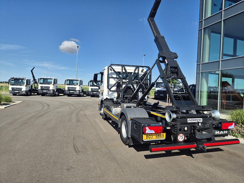MAN TGL TRAKTOR NOSIČ KONTEJNERU - fotka 5 z 26