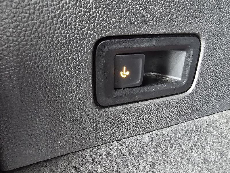 Volkswagen Multivan T7 150kW LIFE LONG DSG WEBASTO - fotka 45 z 49