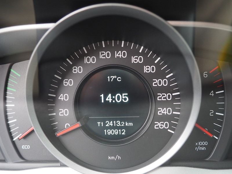 Volvo XC60 (2016) D3 100 kW, Momentum, AWD - fotka 27 z 38