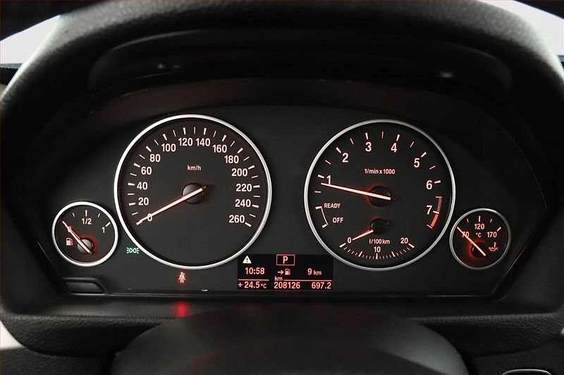 BMW Řada 3 (2013) 320i GT, Automat, Tempomat - fotka 7 z 13