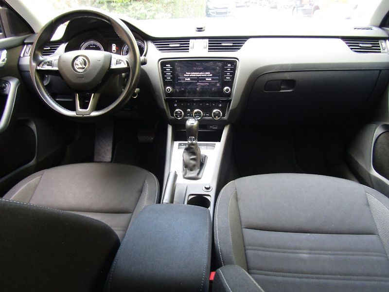 Škoda Octavia (2019) 1.5 TSI 110kW DSG - fotka 16 z 40