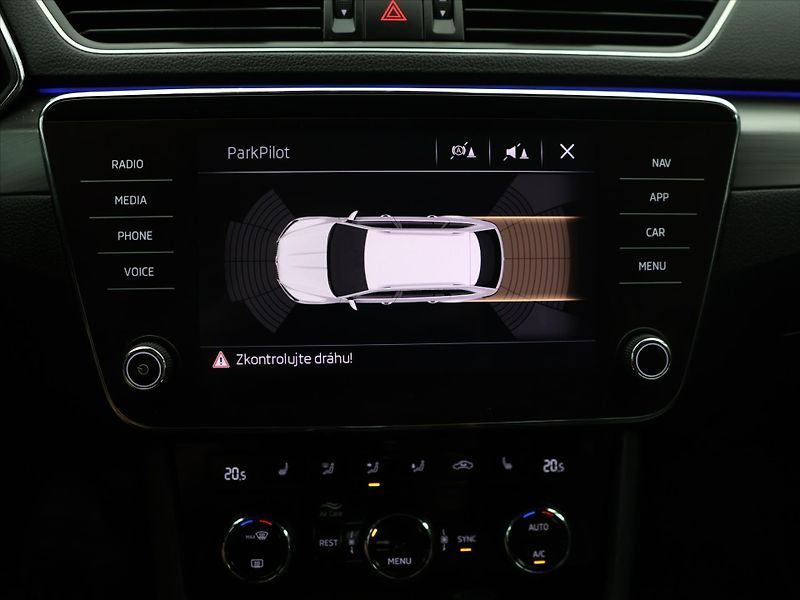 Škoda Superb 2,0 TDI DSG Style+  Navi ACC - fotka 25 z 36
