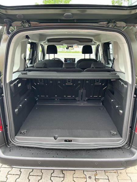Citroën Berlingo (2026) PLUS 1,5 HDI 100k MAN6 - fotka 7 z 12