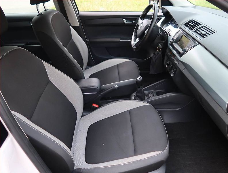 Škoda Fabia (2017) Ambition Plus 1.2 TSI - fotka 9 z 17
