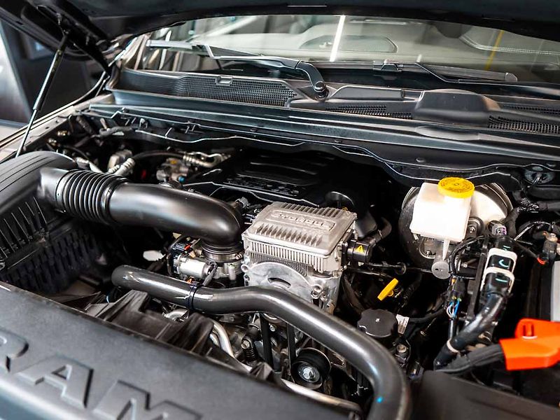 Dodge RAM (2024) 5.7 eTorque Sport 6 Lift - fotka 34 z 34