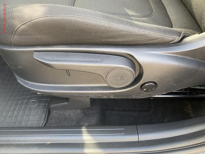 Hyundai Tucson (2022) 1.6 T-GDI, ČR, LED, park. - fotka 14 z 20