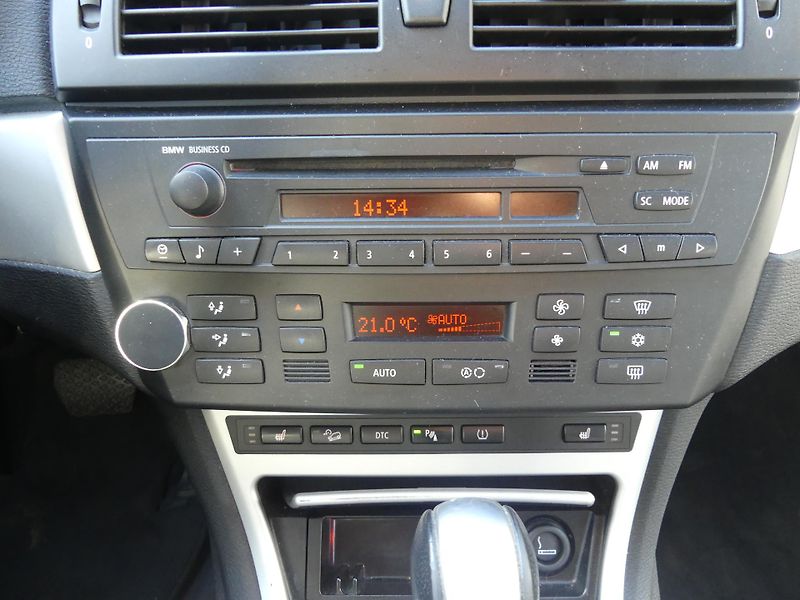 BMW X3 (2008) 2,0 d X-drive - fotka 15 z 20