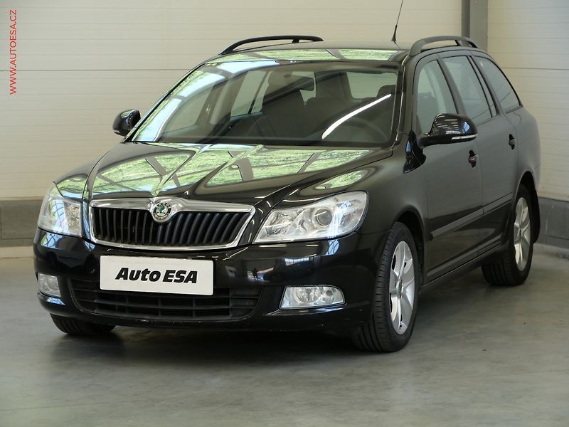 Škoda Octavia (2010) 1.6 TDi, Ambiente, +kola - fotka 3 z 18