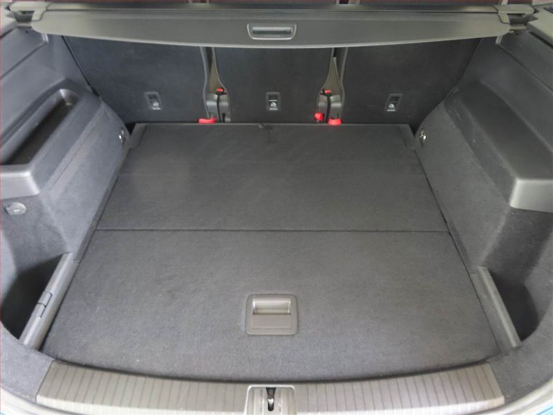 Volkswagen Touran (2022) Highline 1.5 TSI - fotka 13 z 14