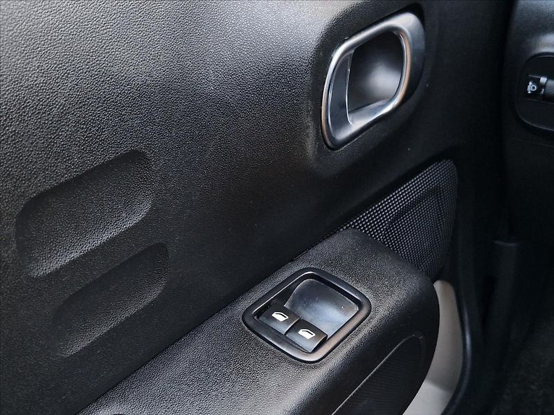 Citroën C3 1,2 i 61kW TEMPO AC KLIMA - fotka 30 z 31