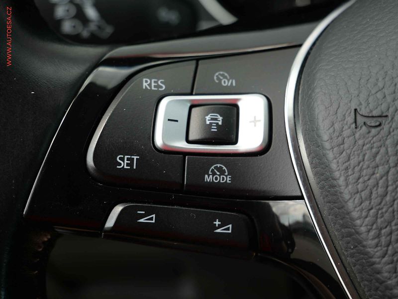 Volkswagen Passat (2016) 2.0 TDi, Comfortline - fotka 12 z 23