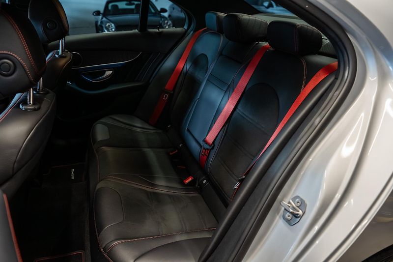 Mercedes-Benz Třídy C C43 AMG BITURBO 4MATIC 270 kW  - fotka 46 z 55