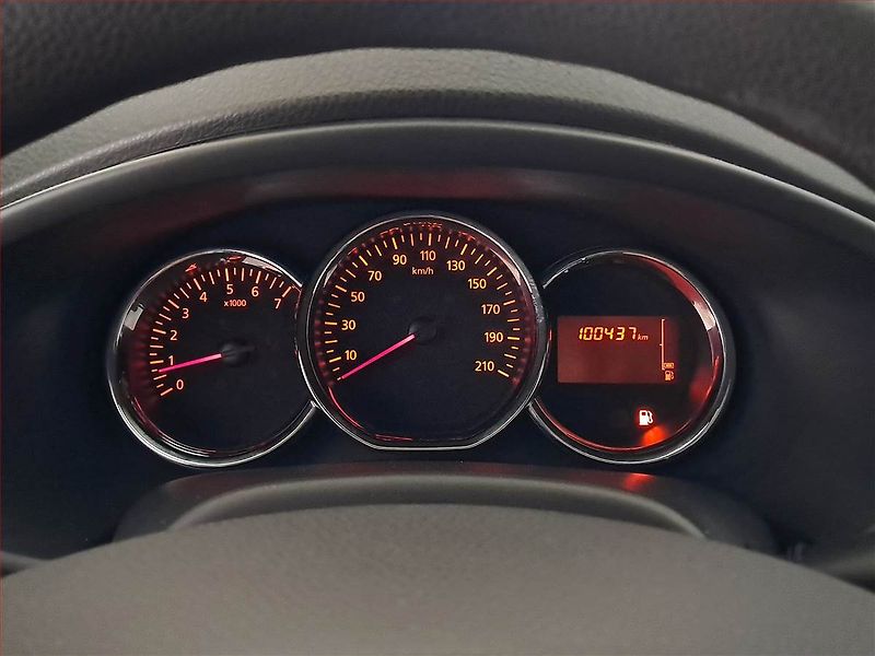 Dacia Sandero (2013) 1.2 16V, ČR,1.maj - fotka 11 z 13