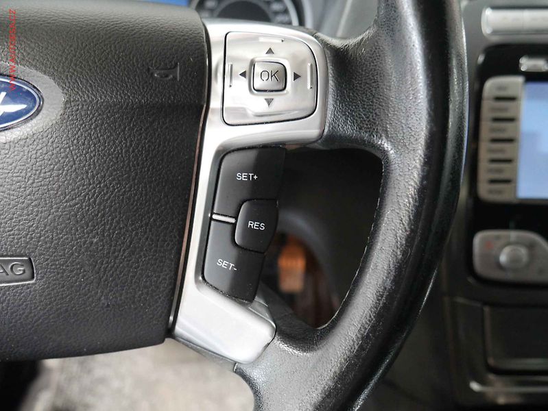 Ford Mondeo (2008) 2.0 TDCi, autoAC - fotka 18 z 23