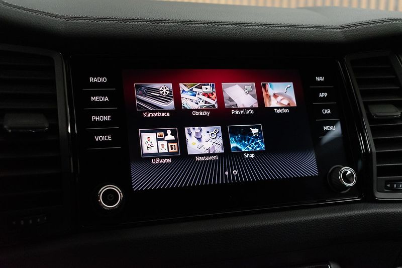 Škoda Kodiaq 1.5 TSI SPORTLINE*DPH*ČR 1.MAJ - fotka 31 z 45