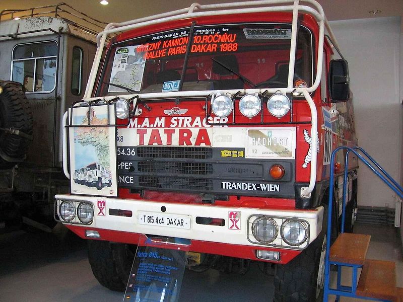 Rallye Dakar je fenomén. Jezdí se v etrémních podmínkách pouště už od roku 1979 a v jeho historii zanechali a stále zanechávají závodníci z Česka výraznou stopu.