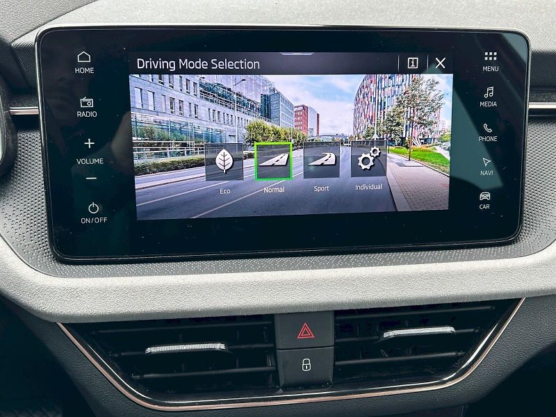 Škoda Kamiq (2026) Top Selection 1.5 TSI 110 kW D - fotka 26 z 35