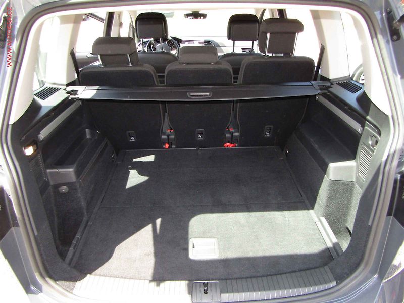 Volkswagen Touran (2022) 2.0 TDi, Comfortline, DSG - fotka 7 z 20