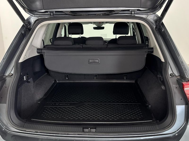 Volkswagen Tiguan Elegance 4Motion DSG - fotka 10 z 30