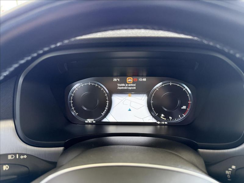 Volvo V90 2,0   140kW,D4,AWD,SERVISKA, - fotka 13 z 34