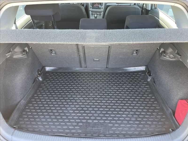 Volkswagen Golf 1,2 TSI 77KW DSG,ČR.1.MAJ. - fotka 23 z 33