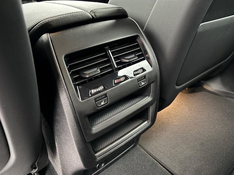 BMW X5 xDrive30d - fotka 16 z 17