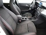 Mercedes-Benz GLA (2017) AMG line 220 d, Automat - náhled 7