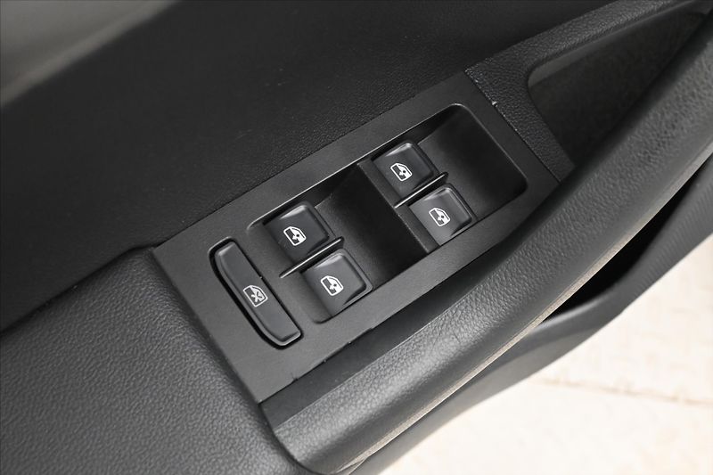Škoda Octavia 2,0 TDI 110 kW DSG Clever Záru - fotka 24 z 30