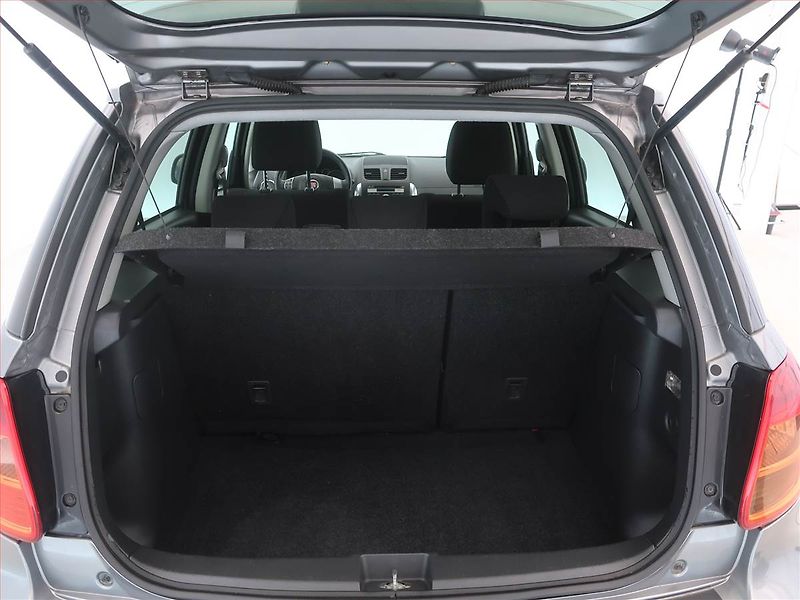 Fiat Sedici (2009) 1.6, 4X4, Serv.kniha - fotka 13 z 15