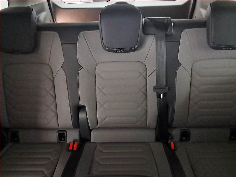Volkswagen Caravelle (2025) 2.0 TDI 4Motion - fotka 26 z 27